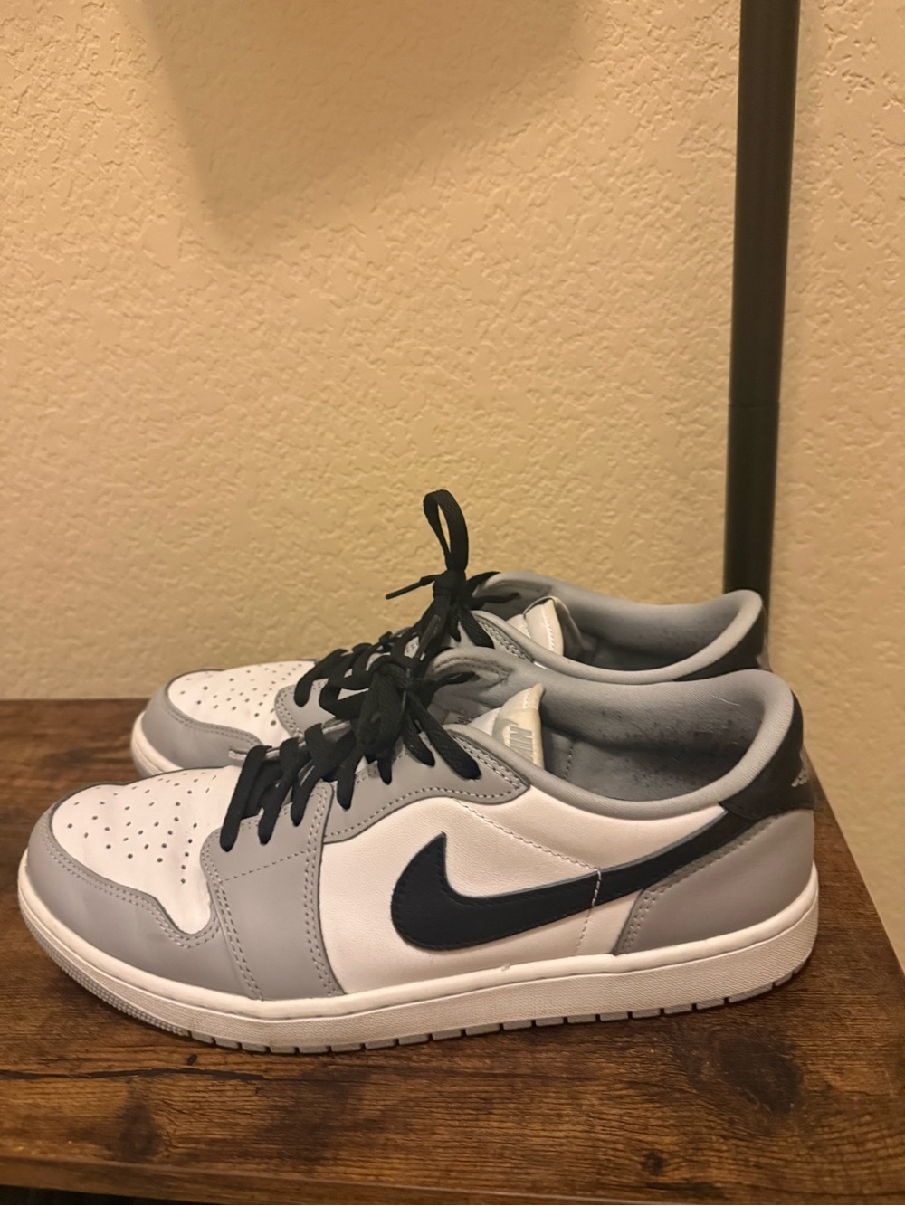 Nike/ Air Jordan Men’s low top Baron colorway